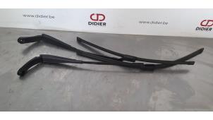 Used Set of wiper blades Opel Astra K 1.0 Turbo 12V Price € 54,45 Inclusive VAT offered by Autohandel Didier
