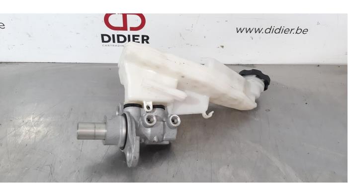 Master cylinder from a Opel Astra K 1.0 Turbo 12V 2019