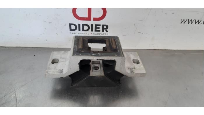 Used Engine mount Renault Master III (MA/MB/MC/MD/MH/MF/MG/MH) 2.3 dCi 145 16V Price € 30,25 Inclusive VAT offered by Autohandel Didier