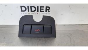 Used Switch (miscellaneous) Mercedes A (W176) 1.6 A-160 16V Price € 24,20 Inclusive VAT offered by Autohandel Didier