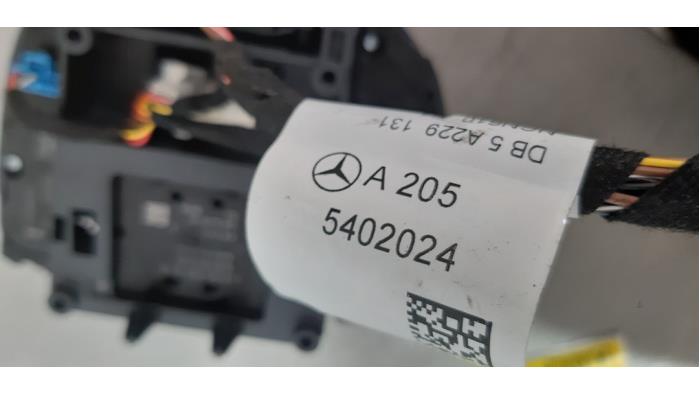 Botón I-Drive de un Mercedes-Benz C Estate (S205) C-220 CDI BlueTEC, C-220 d 2.2 16V 2018
