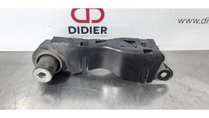 Used Rear wishbone, left Landrover Discovery Sport (LC) 2.0 TD4 180 16V Price € 42,35 Inclusive VAT offered by Autohandel Didier