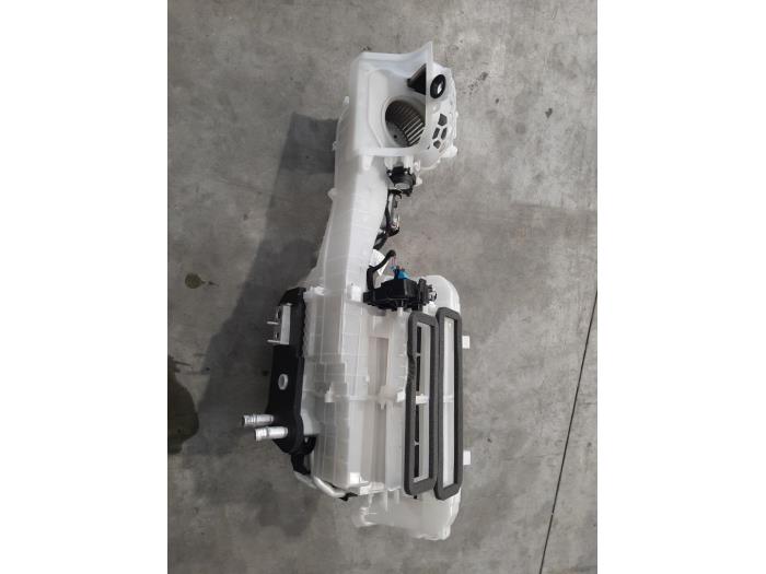 Heater housing from a Opel Combo Cargo 1.5 CDTI 75 2019