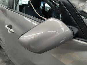Used Wing mirror, right Kia Venga 1.6 CVVT 16V Price € 96,80 Inclusive VAT offered by Autohandel Didier