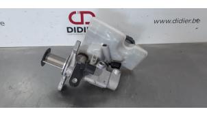 Używane Glówny cylinder hamulcowy Volkswagen Tiguan (AD1) Cena € 127,05 Z VAT oferowane przez Autohandel Didier