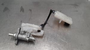 Used Master cylinder Renault Espace (RFCJ) 1.6 Energy dCi 160 EDC Price € 54,45 Inclusive VAT offered by Autohandel Didier