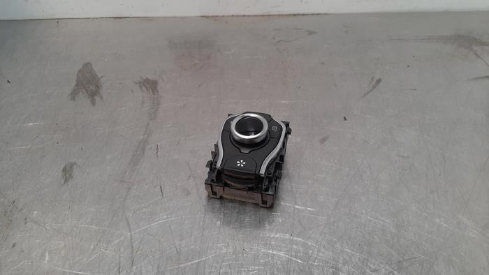 I-Drive knob from a Renault Espace (RFCJ) 1.6 Energy dCi 160 EDC 2018