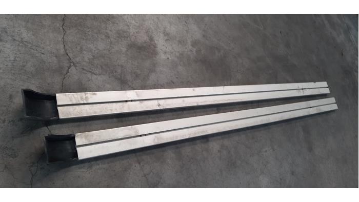 Sideskirt left+right from a Iveco Daily 2017