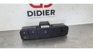 Used Central locking switch Seat Ibiza IV (6J5) Price € 60,50 Inclusive VAT offered by Autohandel Didier