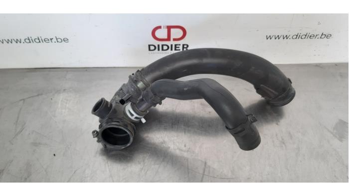 Air intake hose from a Mazda 3 Sport (BP) 1.8 SkyActiv-D 116 16V 2019