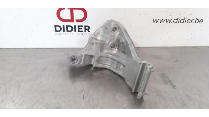 Usagé Support dynamo bas Mazda 3 Sport (BP) 1.8 SkyActiv-D 116 16V Prix € 36,30 Prix TTC proposé par Autohandel Didier