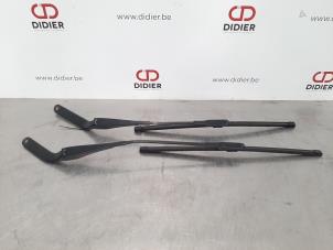 Used Front wiper arm BMW 1 serie (E82) 120d 16V Price € 30,25 Inclusive VAT offered by Autohandel Didier