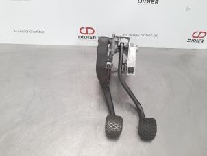 Used Brake pedal BMW 1 serie (E82) 120d 16V Price € 36,30 Inclusive VAT offered by Autohandel Didier
