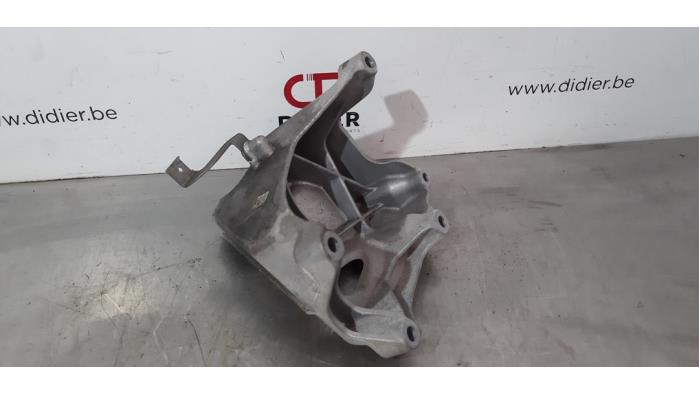 Usagé Support moteur Mercedes C Estate (S205) C-180 BlueTEC, C-180 d 1.6 16V Prix € 36,30 Prix TTC proposé par Autohandel Didier