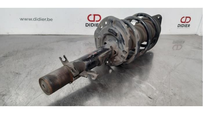Front shock absorber, right from a Nissan X-Trail (T32) 2.0 dCi All Mode 2017