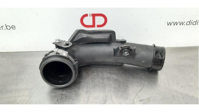 Air intake hose from a Nissan Micra (K14) 1.0 IG-T 100 2019