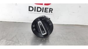 Used AIH headlight switch Volkswagen Golf VII (AUA) 1.6 TDI BMT 16V Price € 36,30 Inclusive VAT offered by Autohandel Didier