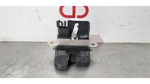 Used Tailgate lock stop Volkswagen Golf VII (AUA) 1.6 TDI BMT 16V Price € 36,30 Inclusive VAT offered by Autohandel Didier