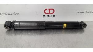 Used Rear shock absorber, right Renault Master IV (FV) 2.3 dCi 145 16V RWD Price € 42,35 Inclusive VAT offered by Autohandel Didier