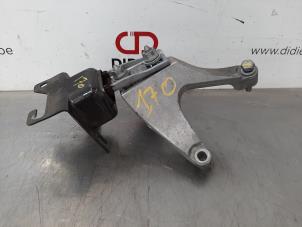 Used Gearbox mount Dacia Lodgy (JS) 1.6 SCE 16V Bi-Fuel Price € 66,55 Inclusive VAT offered by Autohandel Didier