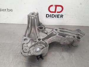 Used Gearbox mount Opel Vivaro 1.6 CDTI 95 Euro 6 Price € 42,35 Inclusive VAT offered by Autohandel Didier
