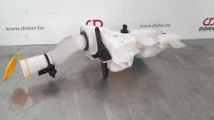 Used Front windscreen washer reservoir Jeep Renegade (BU) 1.6 Multijet 16V Price € 36,30 Inclusive VAT offered by Autohandel Didier