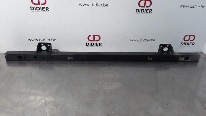 Barra de radiador de un Fiat Doblo (263) 1.3 D Multijet 2017