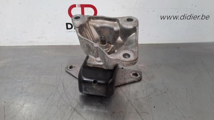 Used Engine mount Volkswagen Amarok 3.0 TDI V6 24V 4Motion Price € 42,35 Inclusive VAT offered by Autohandel Didier
