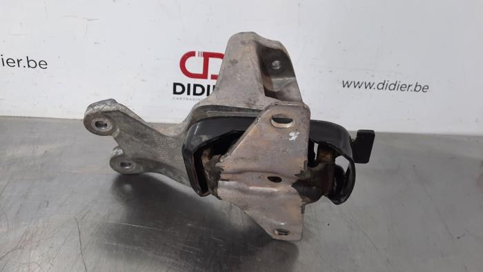 Used Engine mount Volkswagen Amarok 3.0 TDI V6 24V 4Motion Price € 42,35 Inclusive VAT offered by Autohandel Didier