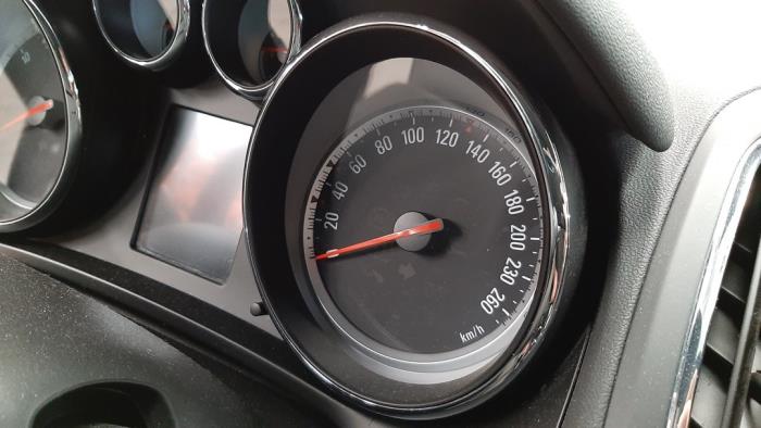 Licznik kilometrów KM z Opel Zafira Tourer (P12) 1.6 CDTI 16V ecoFLEX 136 2015