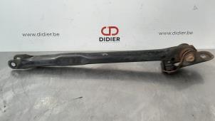 Used Rear wishbone, left Landrover Freelander II 2.2 tD4 16V Price € 42,35 Inclusive VAT offered by Autohandel Didier