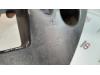 Soporte de parachoques izquierda detrás de un Peugeot 308 SW (L4/L9/LC/LJ/LR) 1.6 HDi 115 2016