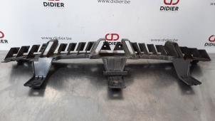 Used Rear bumper bracket central Peugeot 3008 II (M4/MC/MJ/MR) 1.5 BlueHDi 130 Price € 30,25 Inclusive VAT offered by Autohandel Didier