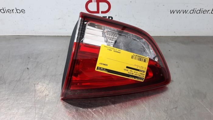 Taillight, right from a Renault Clio IV Estate/Grandtour (7R) 0.9 Energy TCE 90 12V 2019