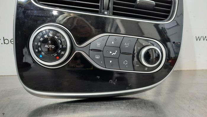 Commande chauffage d'un Renault Clio IV Estate/Grandtour (7R) 0.9 Energy TCE 90 12V 2019