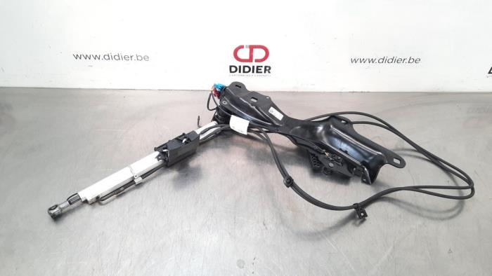 Używane Silownik dachu cabrio Mercedes C (R205) 3.0 C-43 AMG V6 24V Turbo 4-Matic Cena € 199,65 Z VAT oferowane przez Autohandel Didier