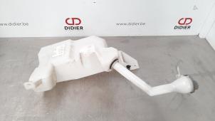Used Front windscreen washer reservoir Nissan Qashqai (J11) 1.5 dCi DPF Price € 30,25 Inclusive VAT offered by Autohandel Didier