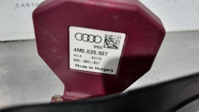 Radar sensor from a Audi A3 Sportback (8VA/8VF) 1.6 TDI Ultra 16V 2016
