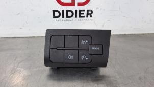 Usados Interruptor faro lhv Peugeot Boxer (U9) 2.2 HDi 130 Euro 5 Precio € 30,25 IVA incluido ofrecido por Autohandel Didier