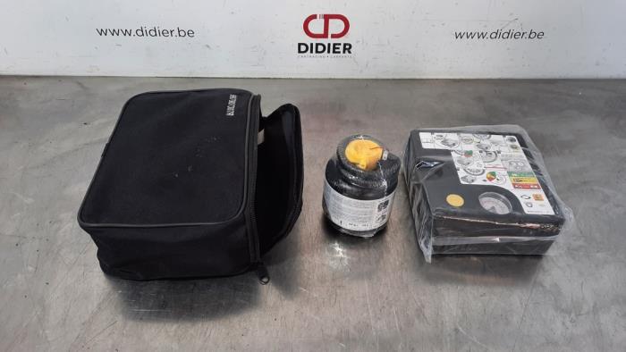 Begagnade Däckpump Dacia Duster (HS) 1.2 TCE 16V Pris € 42,35 Inklusive moms erbjuds av Autohandel Didier