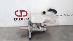 Used Master cylinder Dacia Duster (HS) 1.2 TCE 16V Price € 36,30 Inclusive VAT offered by Autohandel Didier