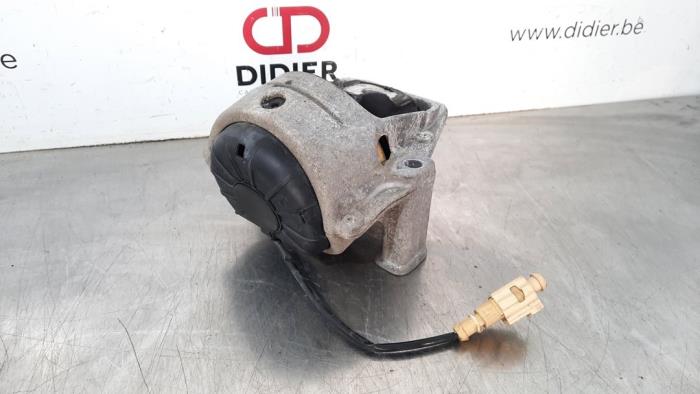 Usagé Support moteur Audi A5 Sportback (8TA) 2.0 TDI 16V Prix € 30,25 Prix TTC proposé par Autohandel Didier