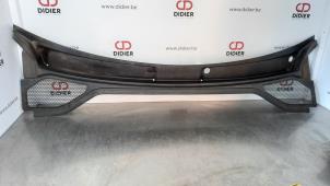 Used Cowl top grille Audi Q2 (GAB/GAG) 1.6 30 TDI 16V Price € 36,30 Inclusive VAT offered by Autohandel Didier