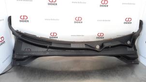 Used Cowl top grille Kia Sportage (QL) 1.6 CRDi 16V 136 Price € 54,45 Inclusive VAT offered by Autohandel Didier