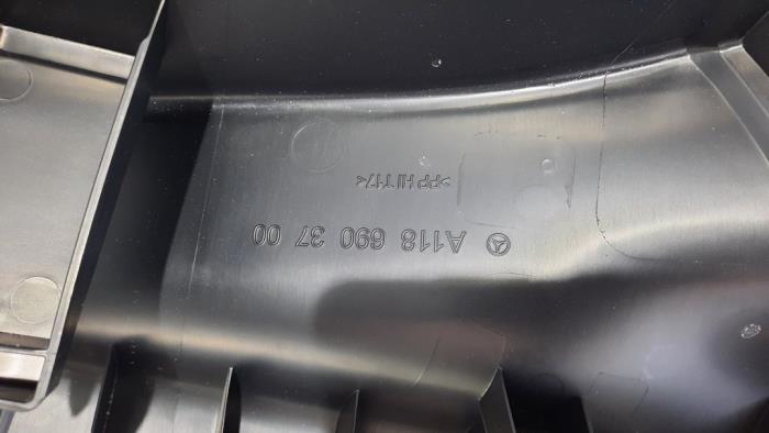 Obudowa slupka lewy tyl z Mercedes-Benz CLA (118.3) 1.3 CLA-200 Turbo 16V 2019
