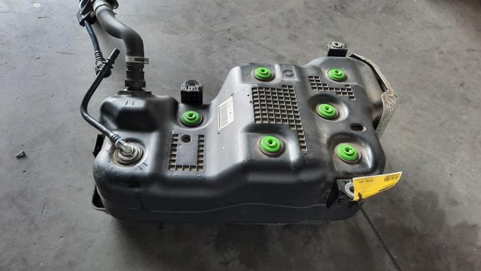 Adblue Tank from a Kia Sportage (QL) 1.6 CRDi 16V 136 2019
