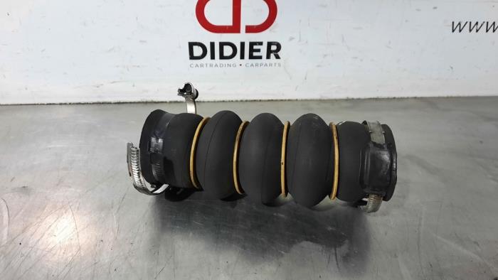 Gebrauchte Intercooler Schlauch Peugeot 3008 I (0U/HU) 1.6 HDiF 16V Preis € 18,15 Mit Mehrwertsteuer angeboten von Autohandel Didier