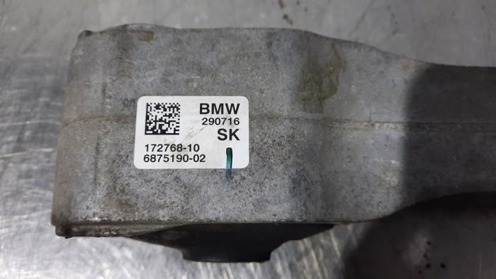 Wspornik silnika z BMW X1 (F48) sDrive 18d 2.0 16V 2016