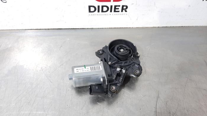 Door soft close latching motor