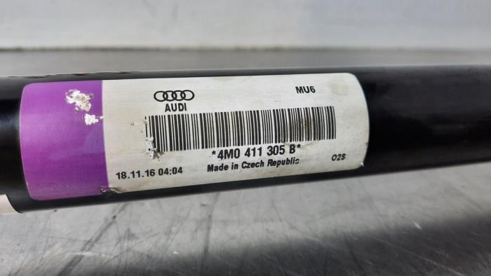Front anti-roll bar from a Audi Q7 (4MB/4MG) 3.0 TDI V6 24V e-tron plug-in hybrid 2017